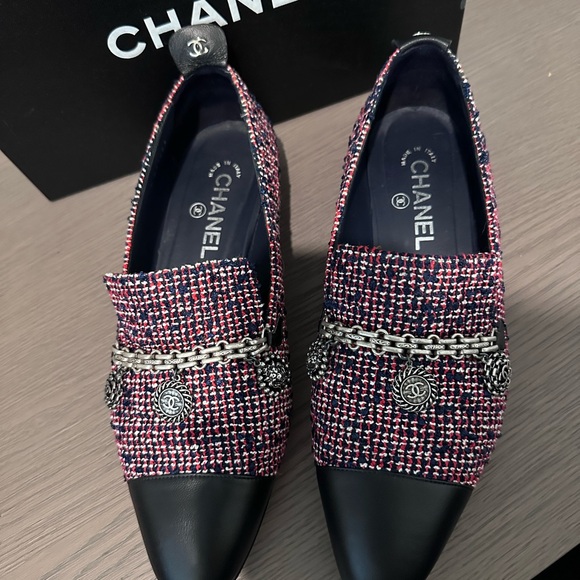 Women’s Chanel shoes size 9 - Picture 3 of 5